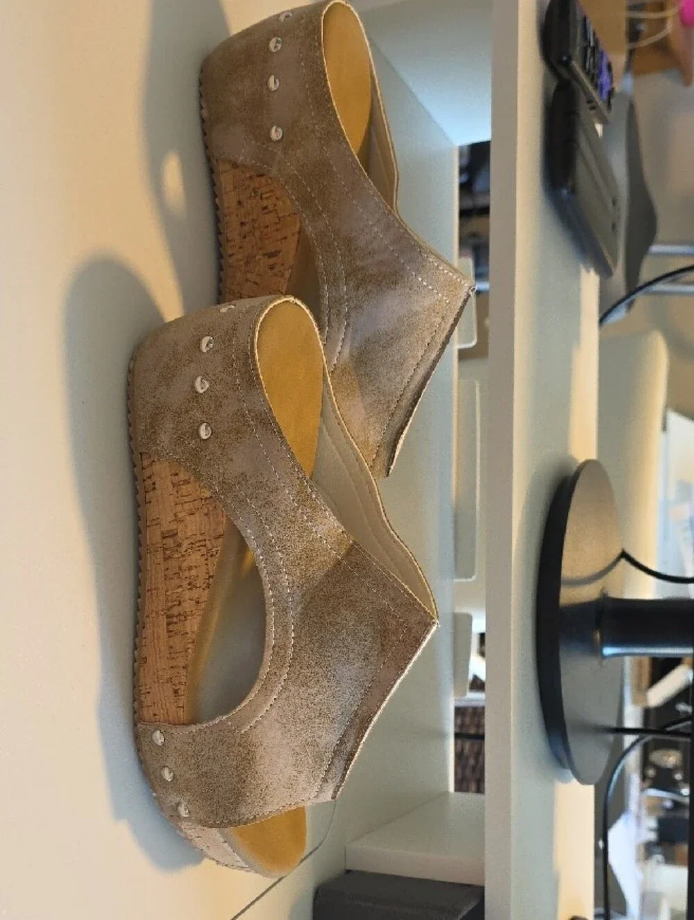 Wedge Slide Sandals in Tan